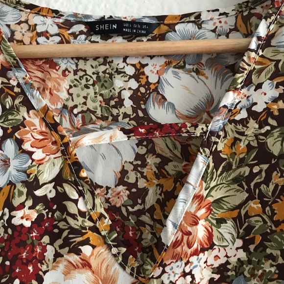 SHEIN Keyhole Neck Allover Floral Dress Size Small 4 - Picture 4 of 5